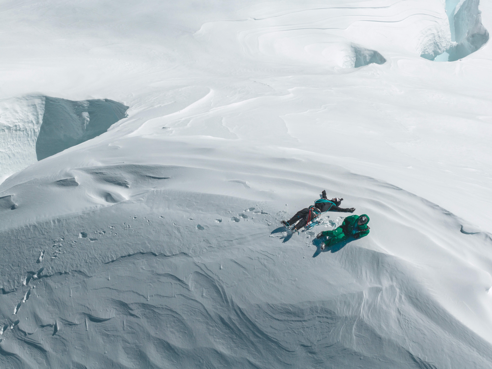 A Simond Rope Team — Nicolas Jean and Benjamin Védrines — on the summit of Jannu East (©THIBAUT MAROT) A Simond Rope Team — Nicolas Jean and Benjamin Védrines — on the summit of Jannu East (©THIBAUT MAROT)